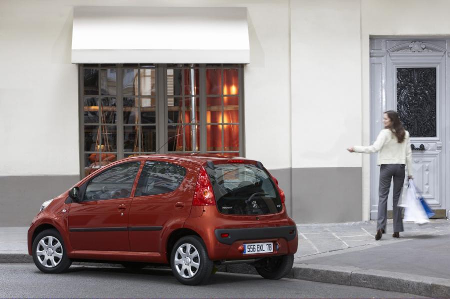  Peugeot 107 2009 года  (фото 26 из 30)
